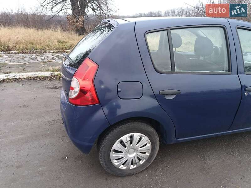Хэтчбек Dacia Sandero 2008 в Любаре