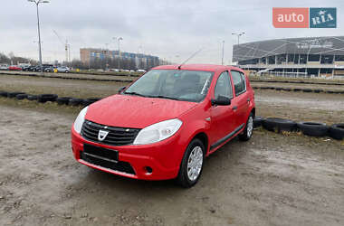 Хэтчбек Dacia Sandero 2012 в Львове