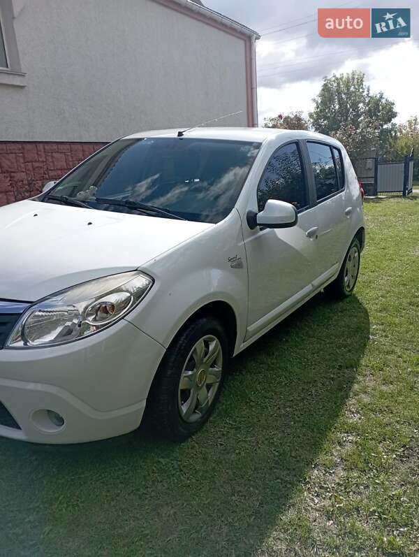 Dacia Sandero