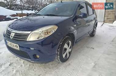 Хетчбек Dacia Sandero 2009 в Підгайцях