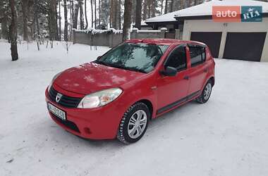 Хэтчбек Dacia Sandero 2009 в Чернигове