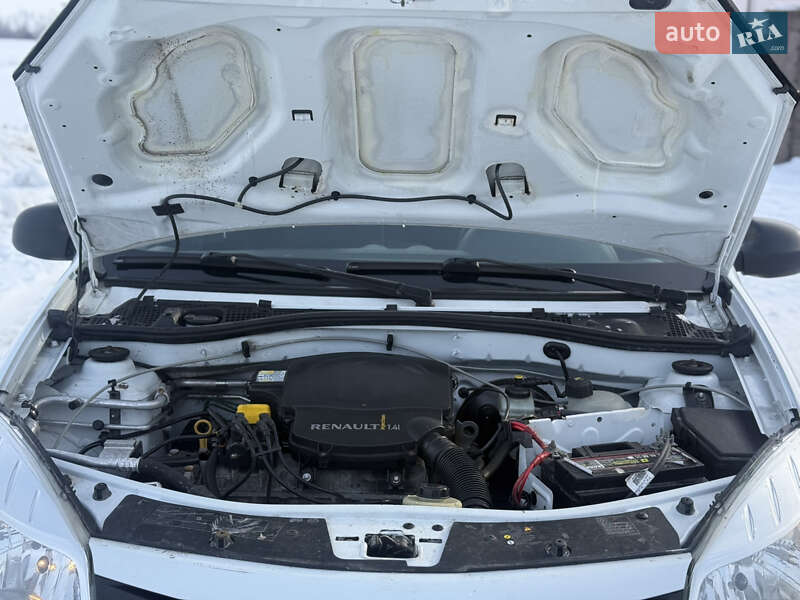 Хэтчбек Dacia Sandero 2009 в Березане