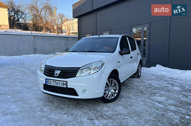 Хетчбек Dacia Sandero 2011 в Малині
