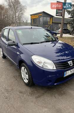 Хэтчбек Dacia Sandero 2009 в Кременчуге