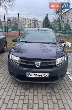 Хэтчбек Dacia Sandero 2014 в Мостиске