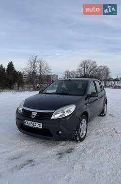 Хетчбек Dacia Sandero 2009 в Дніпрі