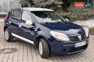 Хэтчбек Dacia Sandero 2011 в Тернополе