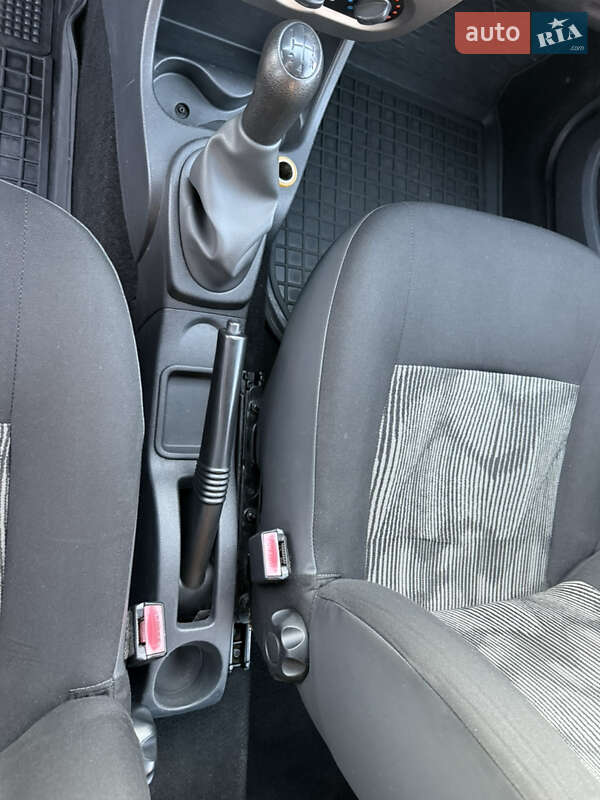 Хэтчбек Dacia Sandero 2009 в Виннице