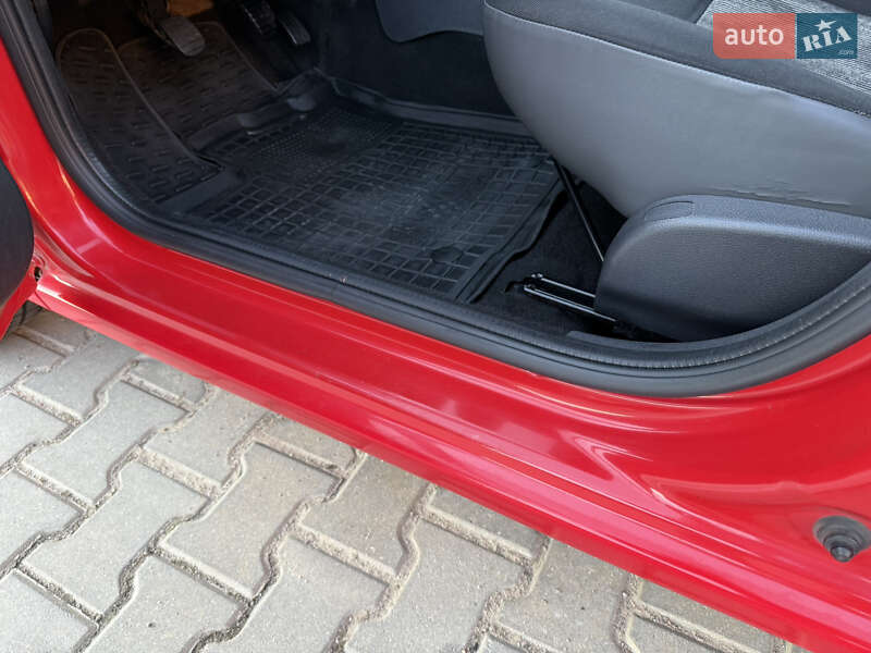 Хэтчбек Dacia Sandero 2009 в Виннице