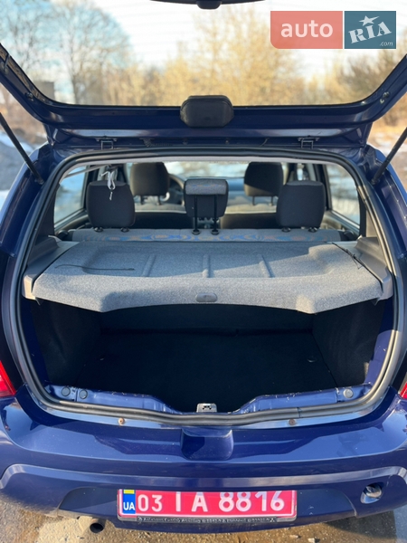 Хэтчбек Dacia Sandero 2012 в Хороле