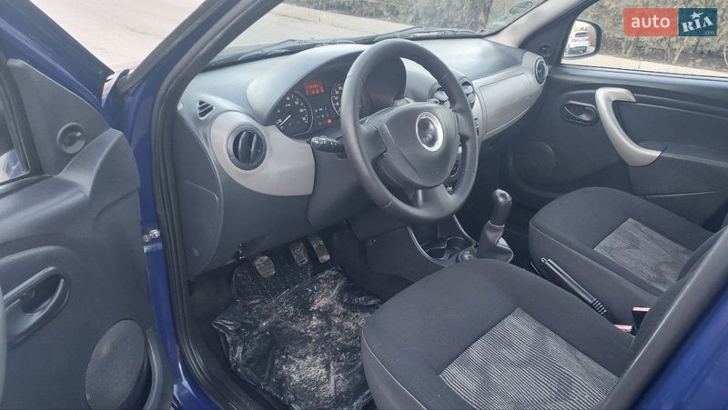 Хэтчбек Dacia Sandero 2009 в Александрие