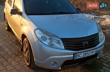 Хетчбек Dacia Sandero 2009 в Шостці