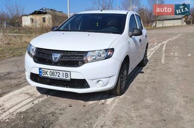 Хэтчбек Dacia Sandero 2016 в Дубно