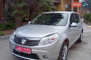 Хэтчбек Dacia Sandero 2009 в Полтаве