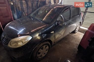 Хетчбек Dacia Sandero 2010 в Старому Вишнівці