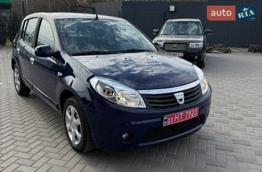 Хэтчбек Dacia Sandero 2009 в Полтаве