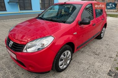 Хетчбек Dacia Sandero 2010 в Києві