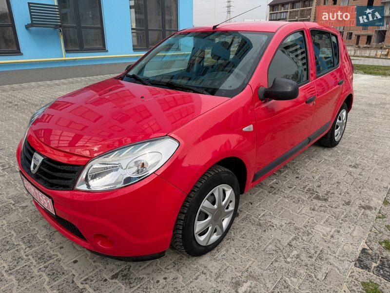 Хэтчбек Dacia Sandero 2010 в Киеве