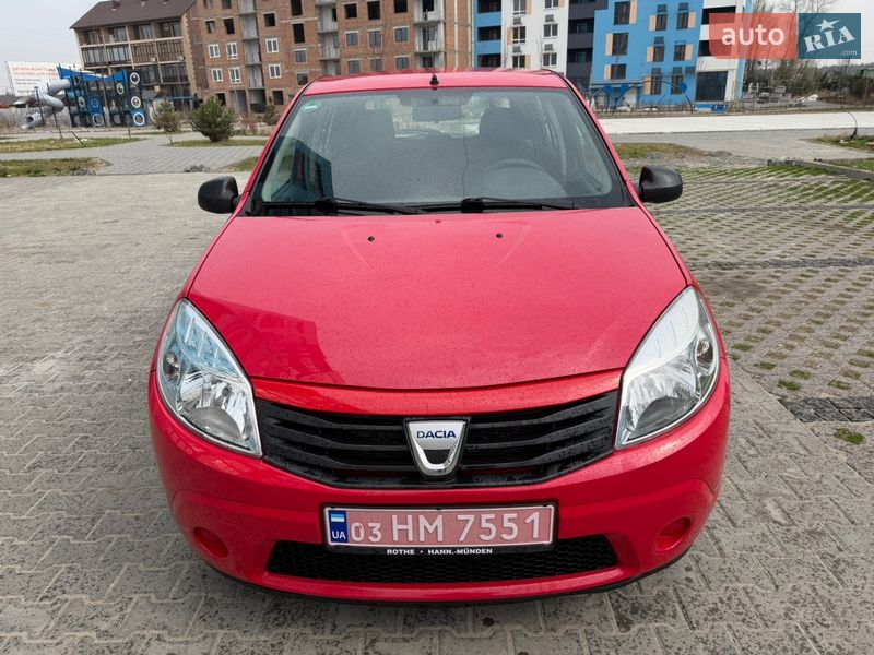 Хэтчбек Dacia Sandero 2010 в Киеве