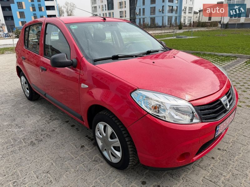 Хэтчбек Dacia Sandero 2010 в Киеве