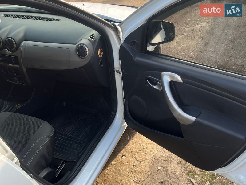 Хэтчбек Dacia Sandero 2009 в Сумах