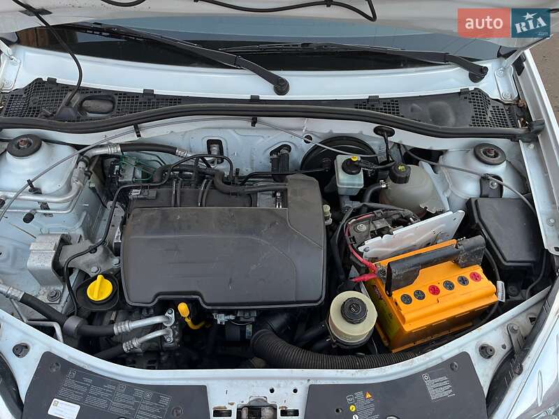 Хэтчбек Dacia Sandero 2009 в Сумах