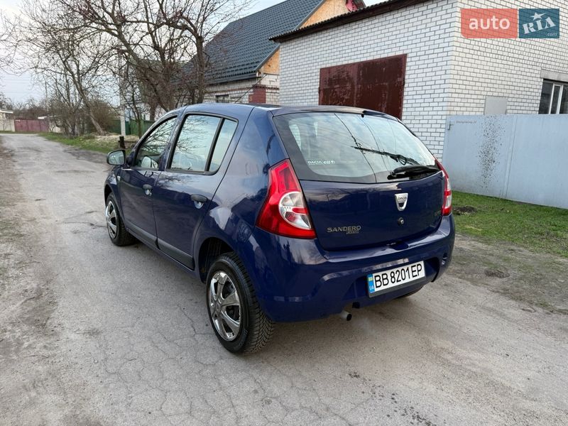 Хэтчбек Dacia Sandero 2009 в Кременчуге