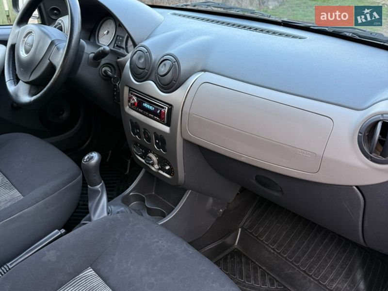 Хэтчбек Dacia Sandero 2009 в Кременчуге