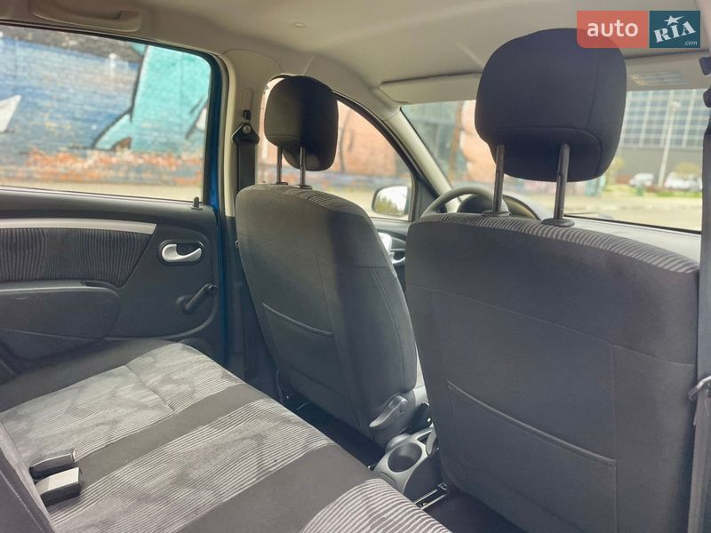 Хэтчбек Dacia Sandero 2010 в Луцке