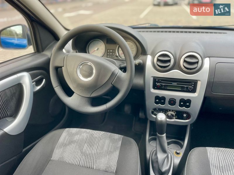 Хэтчбек Dacia Sandero 2010 в Луцке