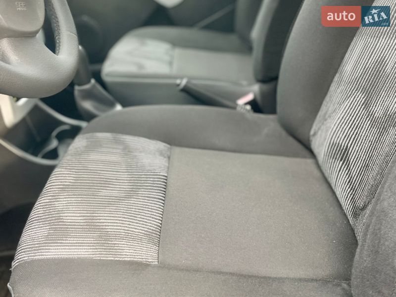 Хэтчбек Dacia Sandero 2010 в Луцке