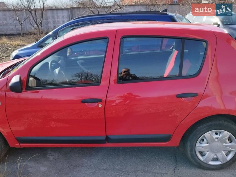Хэтчбек Dacia Sandero 2010 в Миргороде