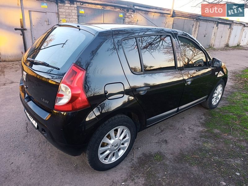 Хэтчбек Dacia Sandero 2009 в Каменском