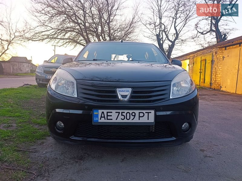 Хэтчбек Dacia Sandero 2009 в Каменском