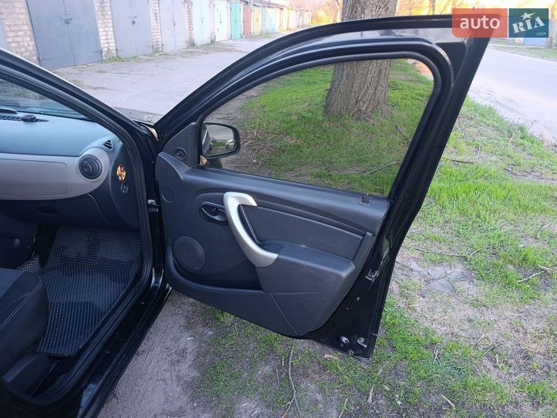 Хэтчбек Dacia Sandero 2009 в Каменском