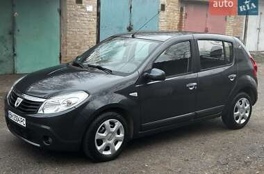 Хэтчбек Dacia Sandero 2008 в Александрие