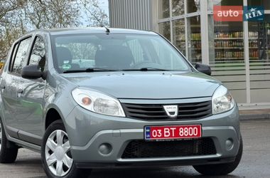 Хэтчбек Dacia Sandero 2009 в Лубнах