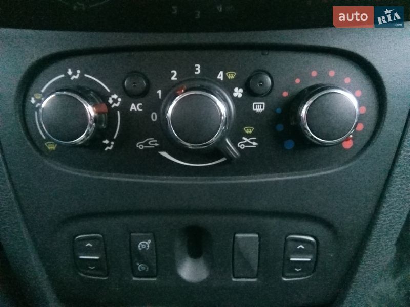 Хэтчбек Dacia Sandero 2014 в Каменском