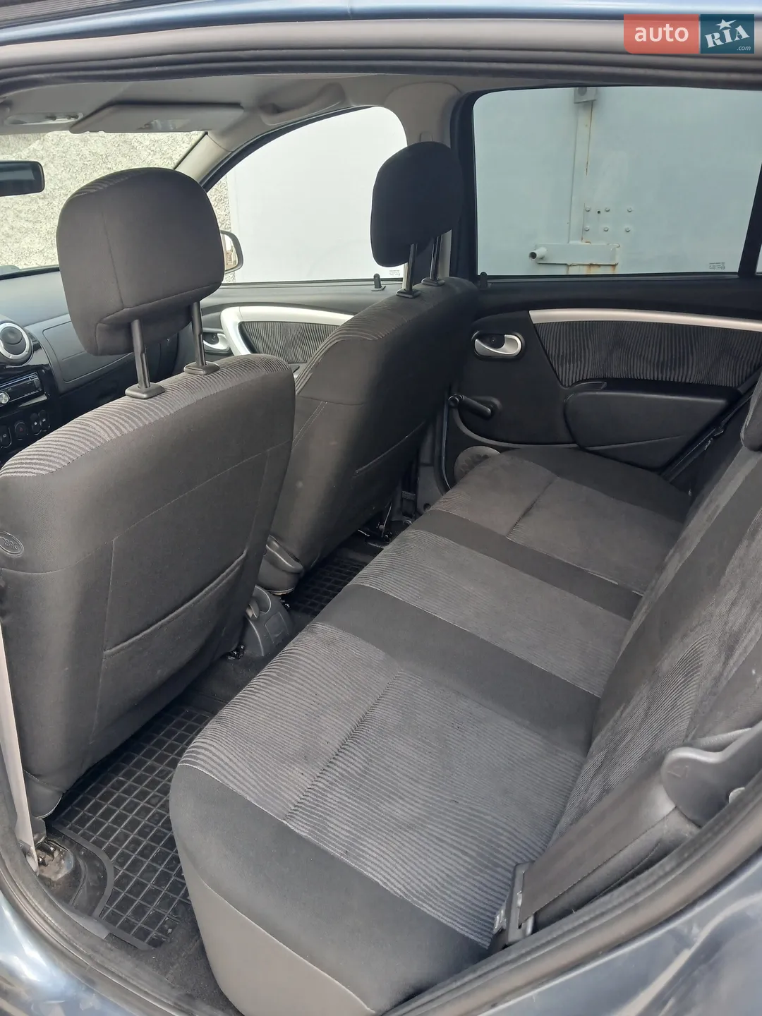 2010 Dacia Sandero - мініатюра 12