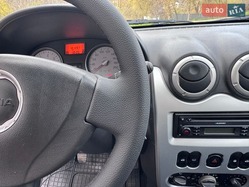 Хэтчбек Dacia Sandero 2009 в Полтаве фото 17 Хэтчбек Dacia Sandero 2009 в Полтаве