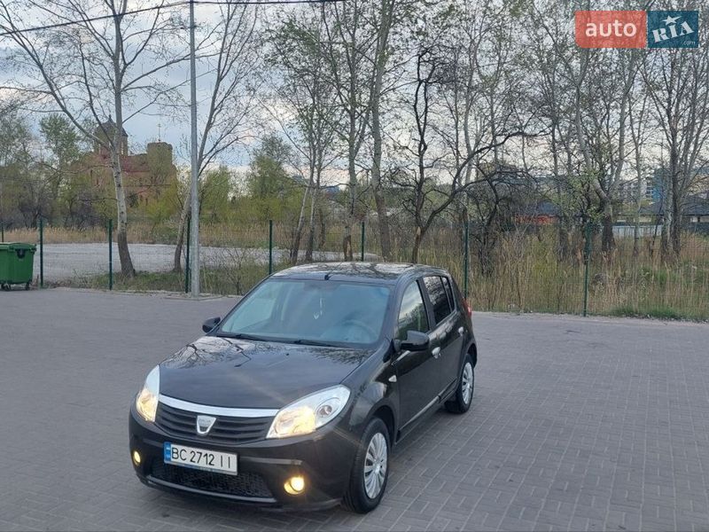 Dacia Sandero 2011