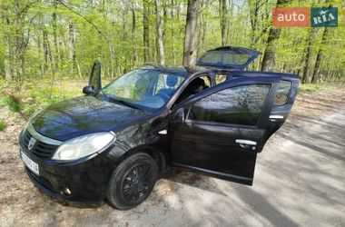 Хетчбек Dacia Sandero 2011 в Києві