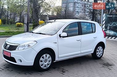 Хетчбек Dacia Sandero 2008 в Золотоноші