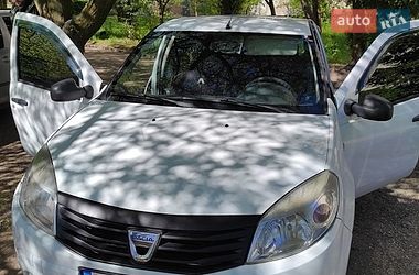 Хэтчбек Dacia Sandero 2011 в Львове