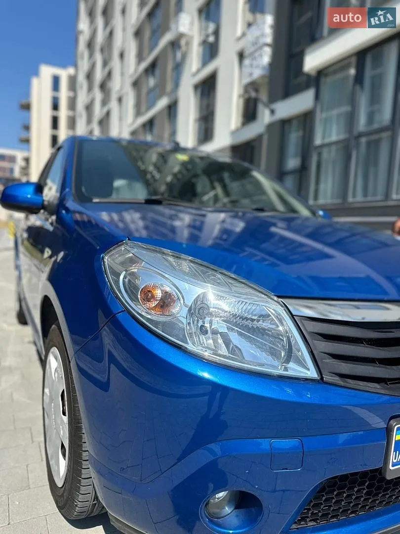 2010 Dacia Sandero - фото 1