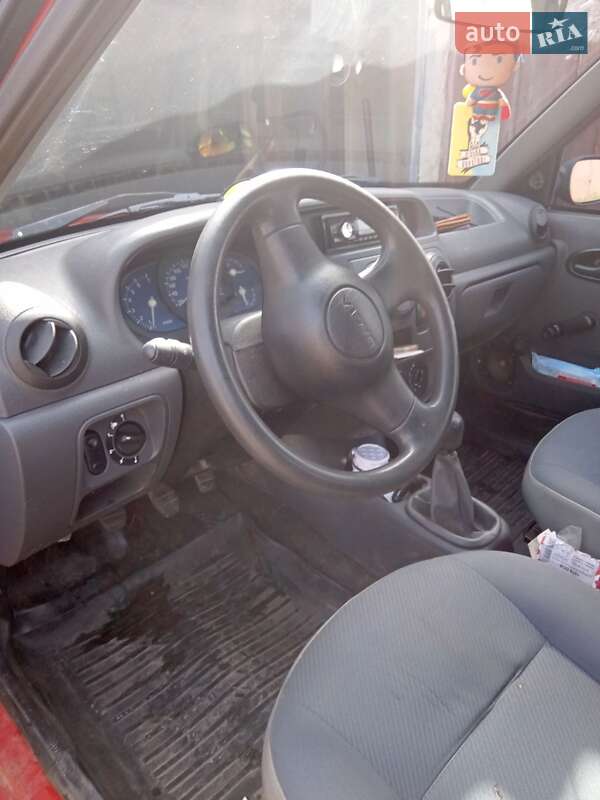 Седан Dacia Solenza 2004 в Сокале