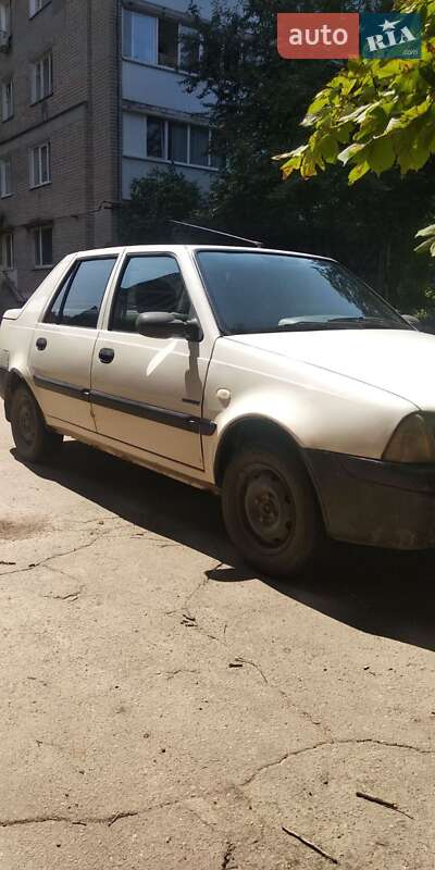 Ліфтбек Dacia Solenza 2004 в Жовтих Водах