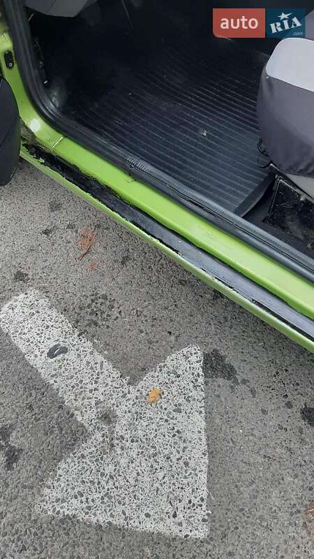 Хэтчбек Dacia Solenza 2003 в Благовещенском