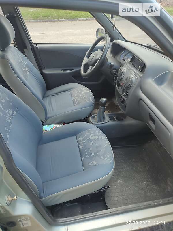 Хэтчбек Dacia Solenza 2004 в Каменском