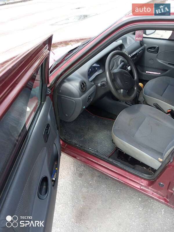 Седан Dacia Solenza 2004 в Романіву